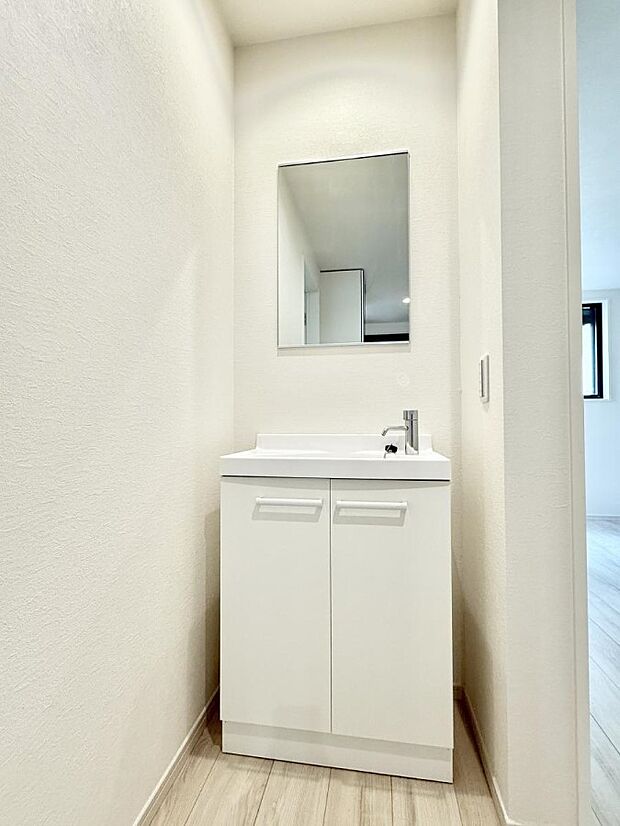 【洗面台・洗面所】■家族みんなが使いやすい配置です