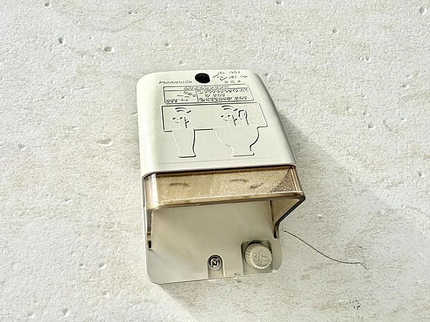 【屋外コンセント】■室内のコンセントから延長コードを引っ張る手間がなくなります。