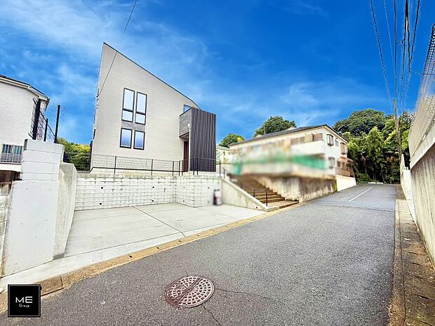 【前面道路含む現地写真】■家族とのお出かけが楽しくなる環境です