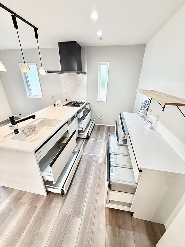 【キッチン】■シンプルで機能的、毎日使いやすいキッチン