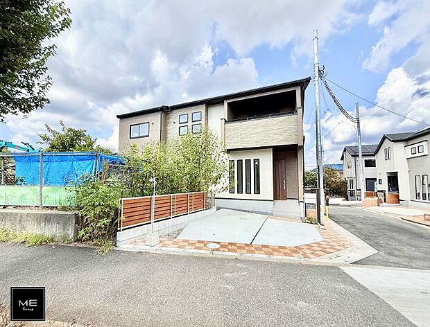 【バルコニー】■ 季節の移ろいを感じられる開放的な空間です