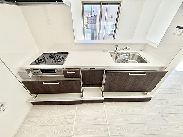 【キッチン】■家族の絆を深める、温もりのあるキッチン