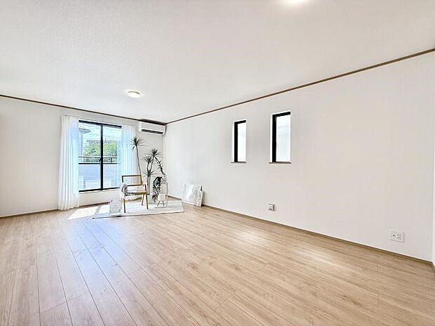 【リビング】■家族の時間を彩る、快適で癒される空間