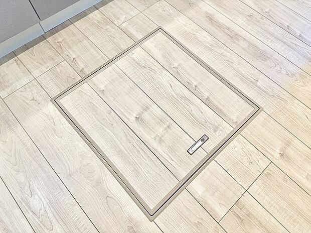 【床下収納】■隠れた収納スペースで家全体がスッキリ