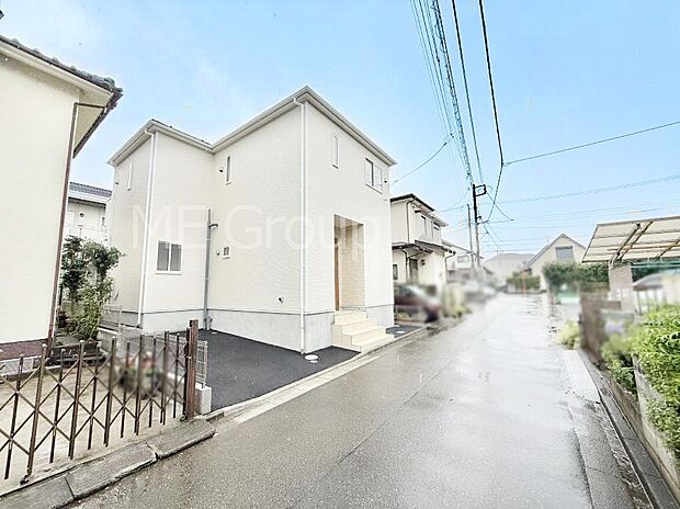 【前面道路含む現地写真】■家族とのお出かけが楽しくなる環境です