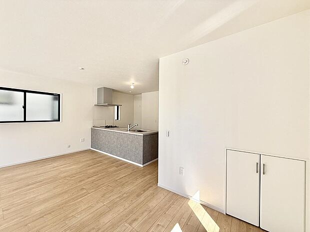 【ダイニング】■ふとした瞬間に幸せを感じる、心地よい場所