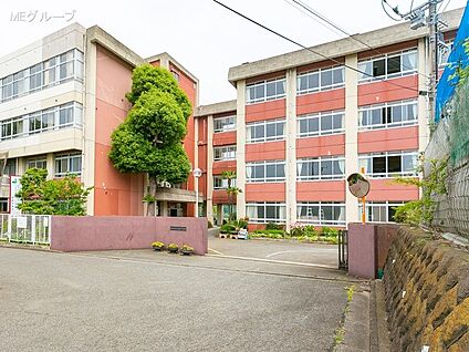 藤沢市立高倉中学校 950m(12分)