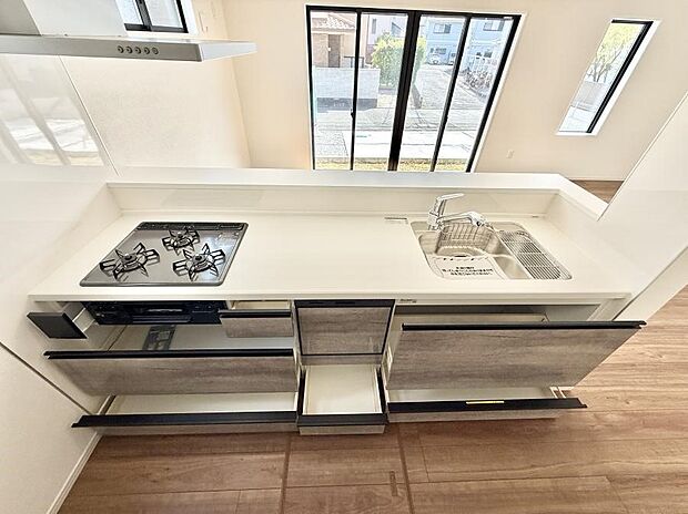 【キッチン】■シンプルで機能的、毎日使いやすいキッチン