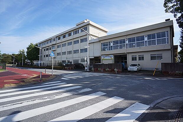 小田原市立東富水小学校(約1,600m・徒歩20分)