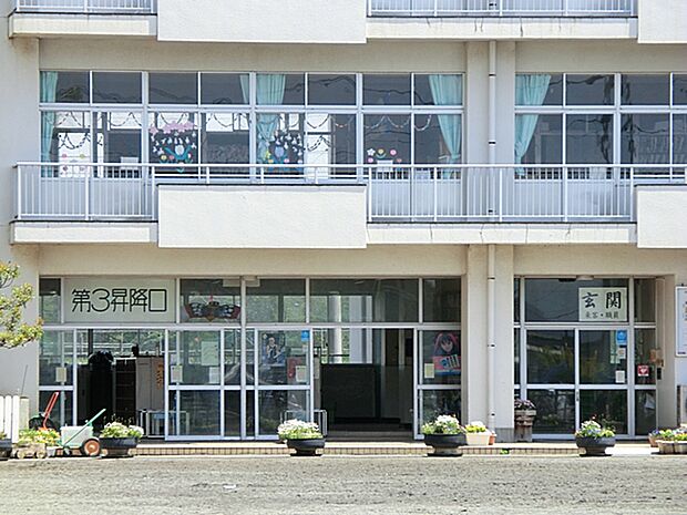 伊勢原市立大田小学校(約957m・徒歩12分)