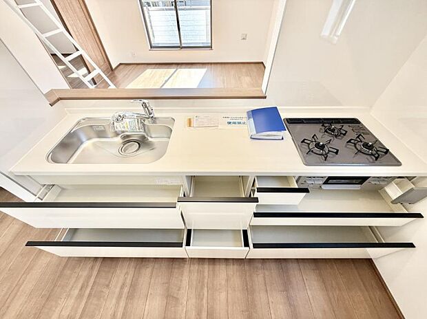 【キッチン】■家族の絆を深める、温もりのあるキッチン