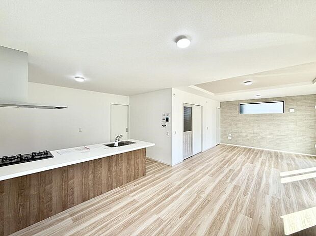 【リビング】■家族の時間を彩る、快適で癒される空間