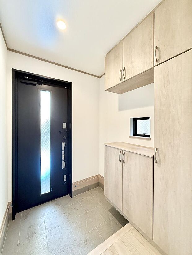 【玄関】■ ここから始まる一日、すっきり整った玄関