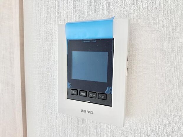 【TVモニター付インターフォン】■訪問者を確認できて安心感が増します