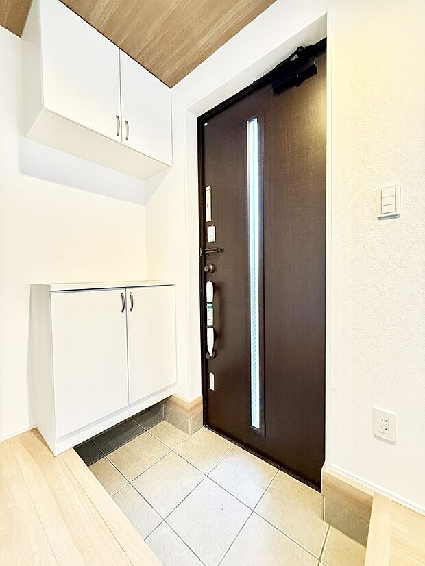 【玄関】■ ここから始まる一日、すっきり整った玄関