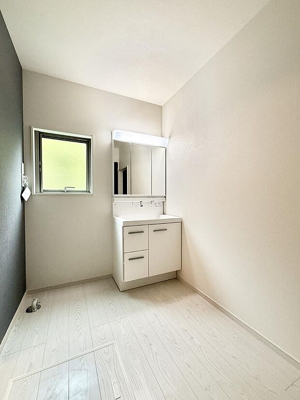 【洗面台・洗面所】■明るい洗面所は毎朝の歯磨きも楽しくできちゃいそうです♪