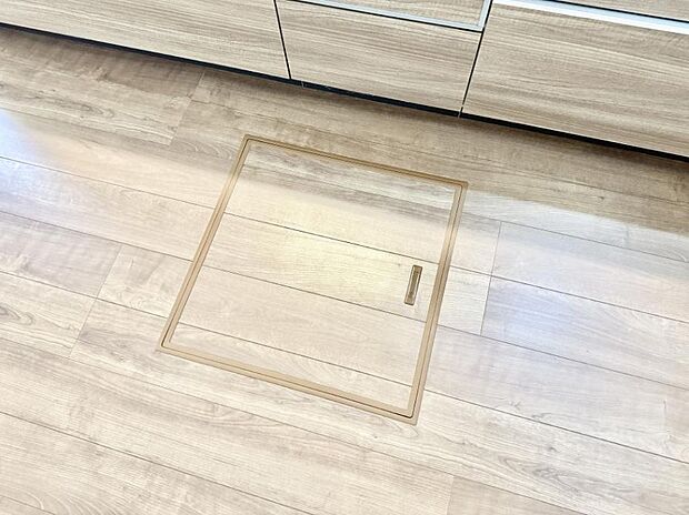 【床下収納】■隠れた収納スペースで家全体がスッキリ