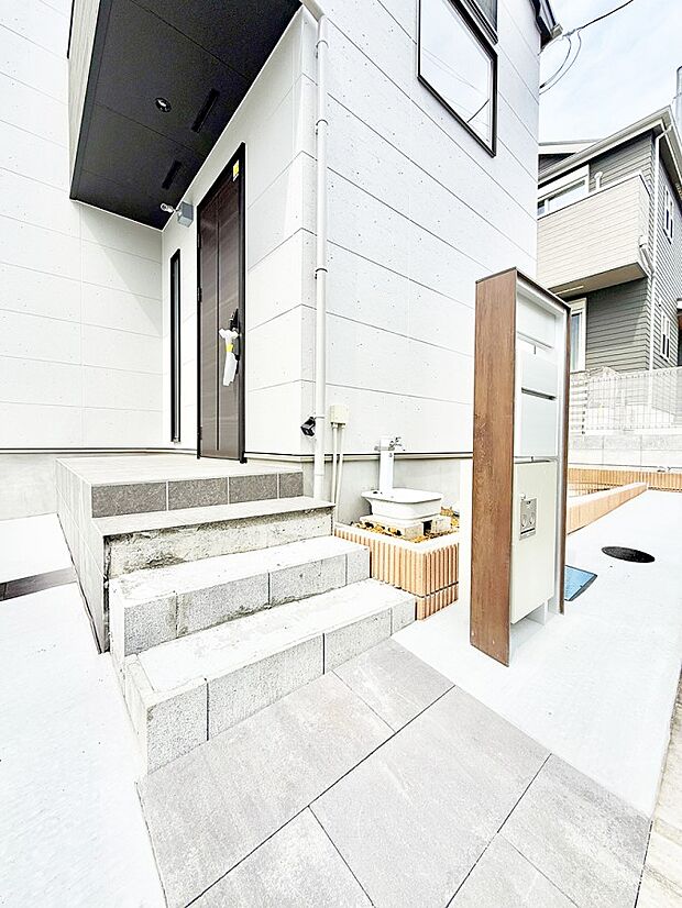 【玄関】■ ここから始まる、笑顔あふれる毎日