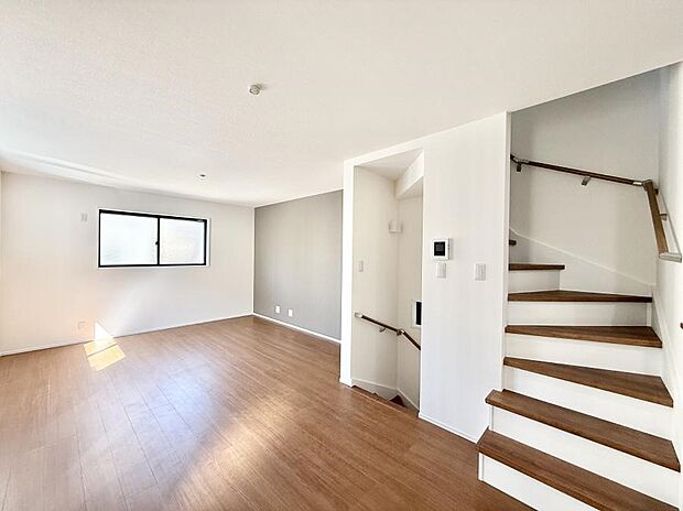 【ダイニング】■何気ない毎日を特別にする、癒しの空間