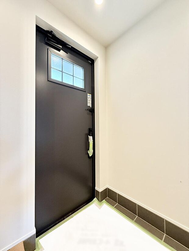 【玄関】■ ここから始まる一日、すっきり整った玄関