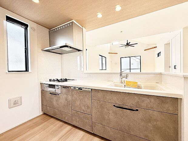 【ダイニングキッチン】■作る楽しみと食べる幸せを届けるキッチン