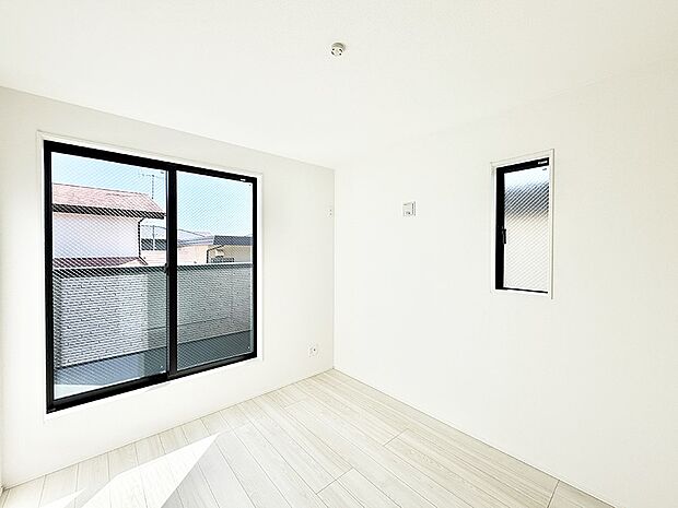 【リビング以外の居室】■落ち着いた雰囲気のお部屋で心が安らぐ空間