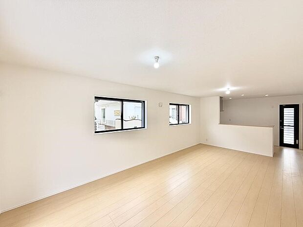 【ダイニング】■ふとした瞬間に幸せを感じる、心地よい場所