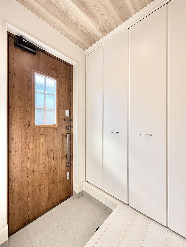 【玄関】■ ここから始まる一日、すっきり整った玄関