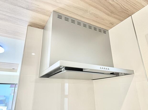 【レンジフード】■調理時の蒸気や匂いが換気扇に誘導され、効率的に排煙ができます。