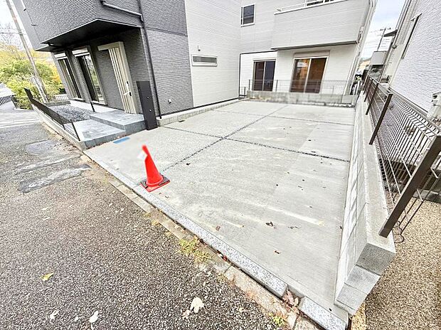 【駐車場】■快適な駐車スペースで安心