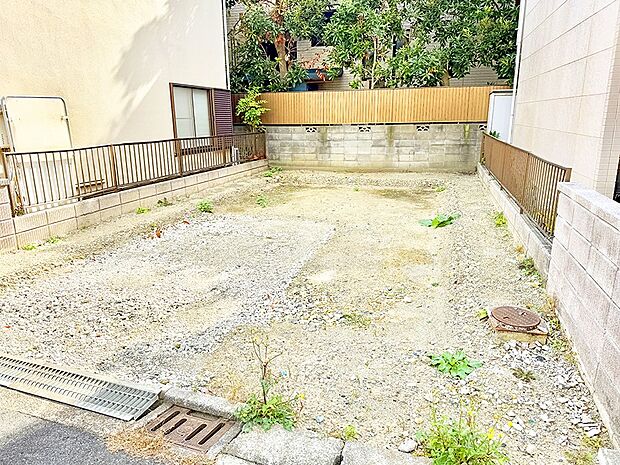 【現地外観写真】■暮らしを彩る充実した設備仕様が備わった住まい