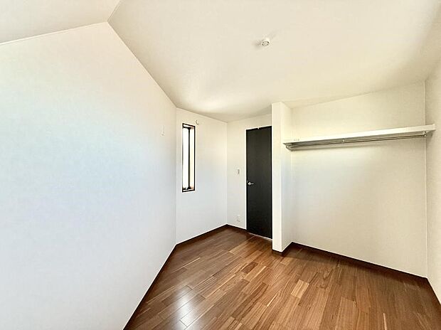 【洋室】■自分だけのスペース どんなお部屋にするかとっても楽しみですね