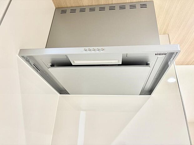 【レンジフード】■調理時の蒸気や匂いが換気扇に誘導され、効率的に排煙ができます。