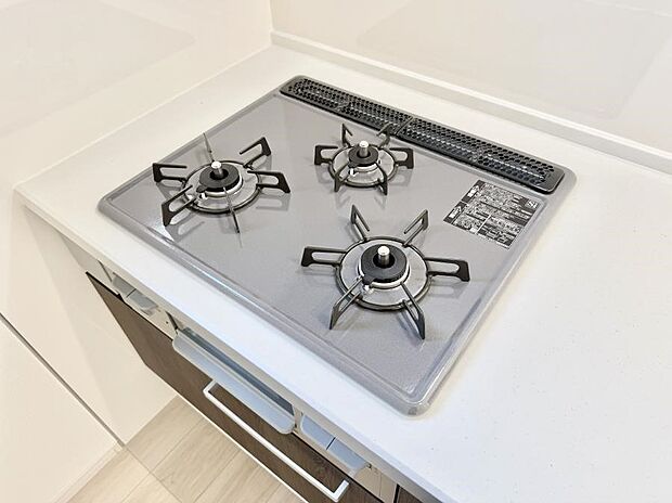 【3口ガスコンロ】■一度に多くの料理ができ便利で効率的