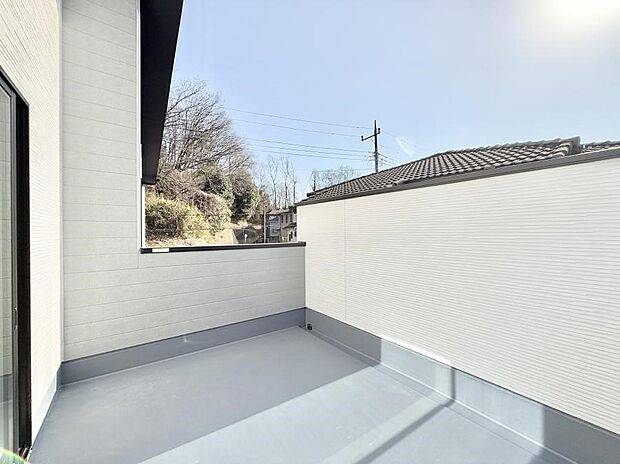 【バルコニー】■ 空を眺めながら、ほっと一息つける特別な空間