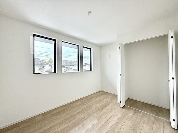 【子供部屋】■仕事や勉強のスペースに使うことで、集中しやすく静かな環境が整います