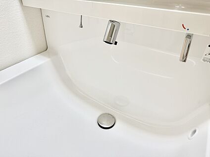 ハンドシャワー付洗面台