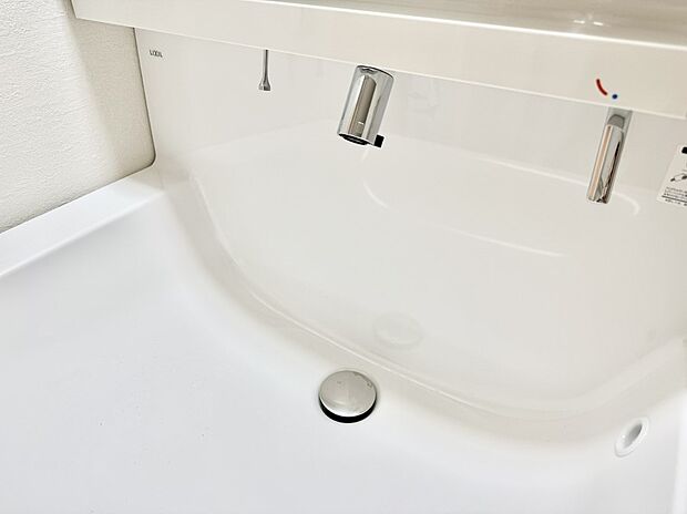 【ハンドシャワー付洗面台】■手洗いや顔を洗う時も快適に使える便利なシャワー