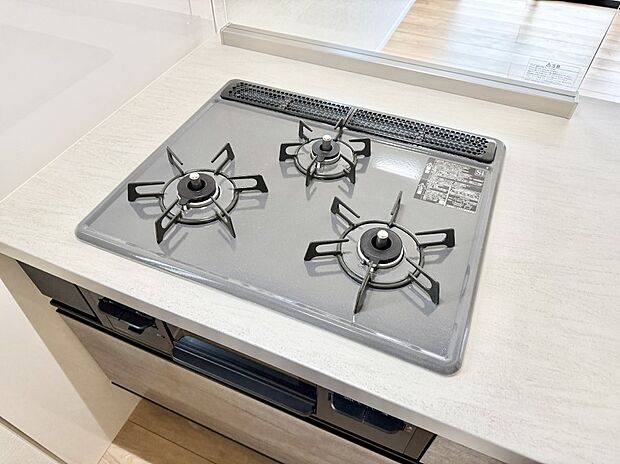 【3口ガスコンロ】■一度に多くの料理ができ便利で効率的