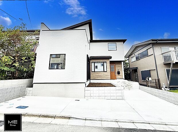 【現地外観写真】■家族みんなが笑顔で過ごせる、安心感のある住まい