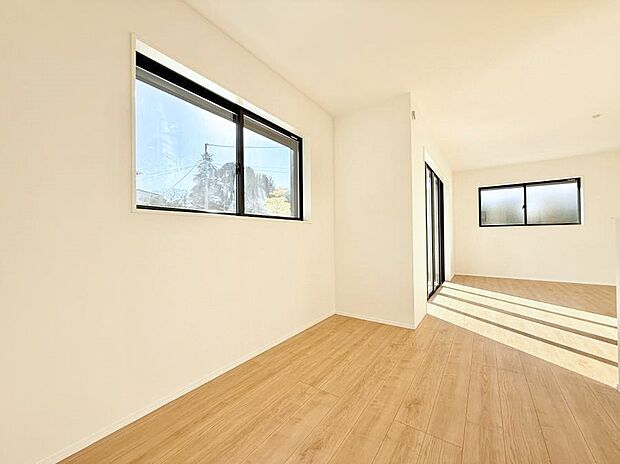 【ダイニング】■温もりを感じる、居心地のいいリビング