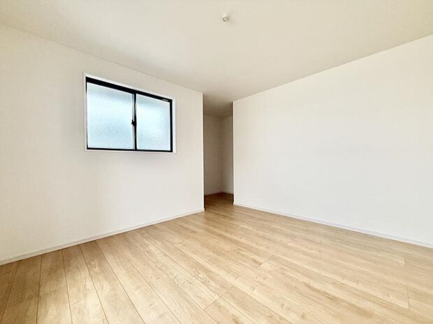 【洋室】■自分だけのスペース どんなお部屋にするかとっても楽しみですね