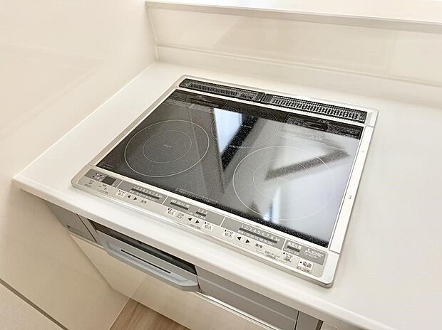 【IHクッキングヒーター】■お手入れが楽なＩＨクッキングヒーターです♪