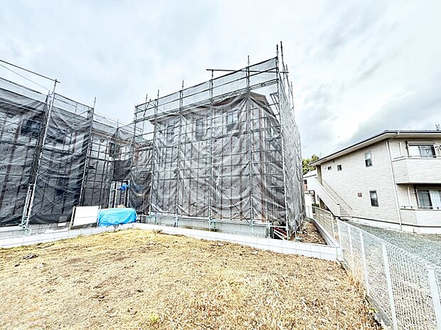 【現地外観写真】■家族みんなが笑顔で過ごせる、安心感のある住まい