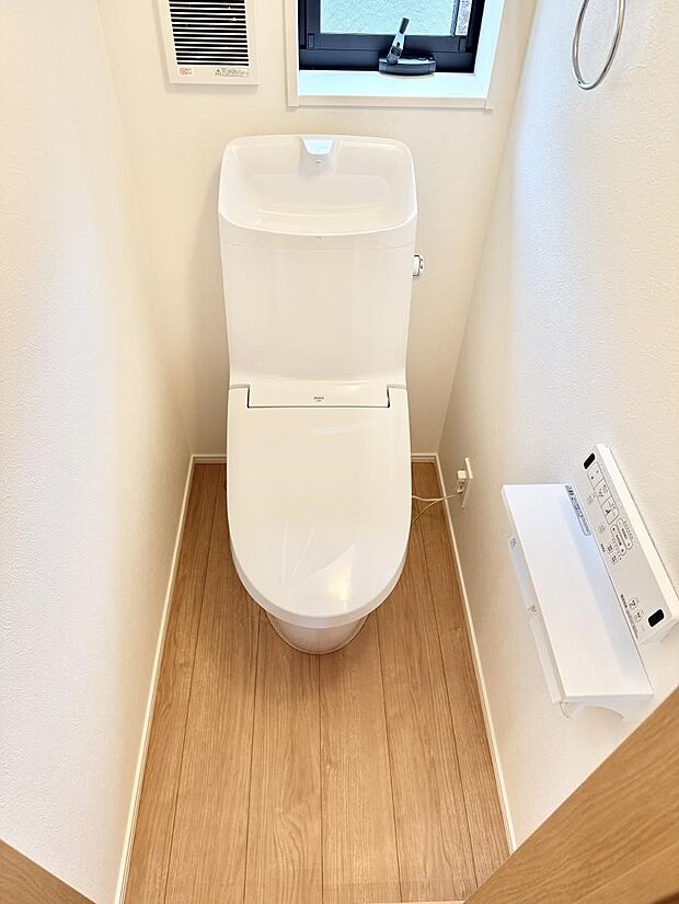 【トイレ】■毎日使う場所だからこそ、清潔感溢れる空間