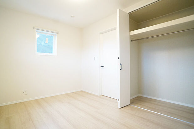 【寝室】■ 家族やゲストをやさしく迎える、心地よい空間