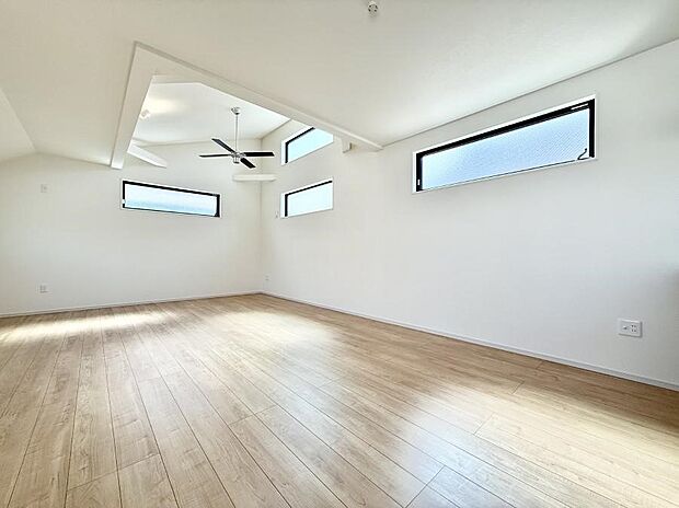 【リビングダイニング】■シンプルだけど贅沢、大切な人と過ごす心がほどける空間