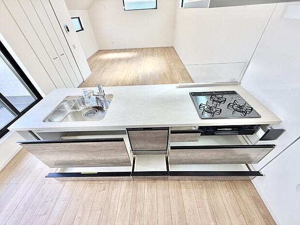 【キッチン】■家族の絆を深める、温もりのあるキッチン