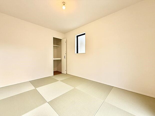 【リビング以外の居室】■落ち着いた雰囲気のお部屋で心が安らぐ空間