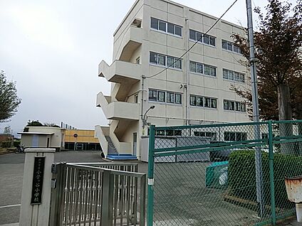 横浜市立小菅ヶ谷小学校 700m(9分)